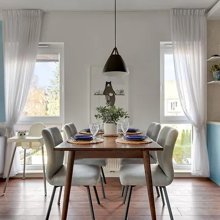 Kochanowskiego Lovely By Downtown Apartmán